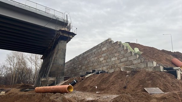 В Башкортостане работы на транспортной развязке в Зинино в рамках нацпроекта "Безопасные качественные дороги" планируется зав...