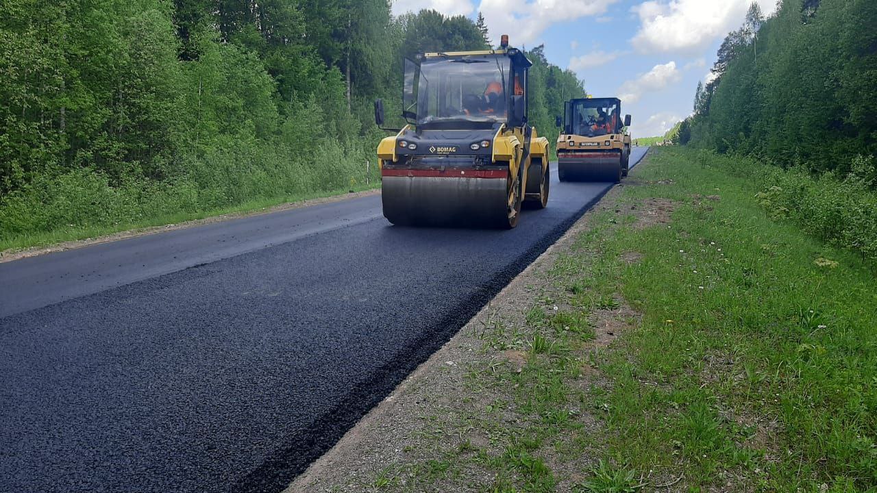 В Кировской области продолжается ремонт дороги Кырчаны – Нема – Кильмезь в Кильмезском муниципальном районе. В настоящее врем...