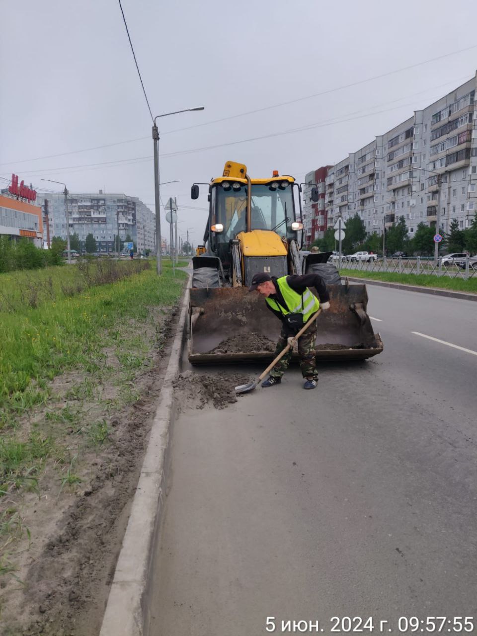 АО "Мезенское дорожное управление" выполняет работы по содержанию улично-дорожной сети г. Архангельска и г. Северодвинска.Днё...