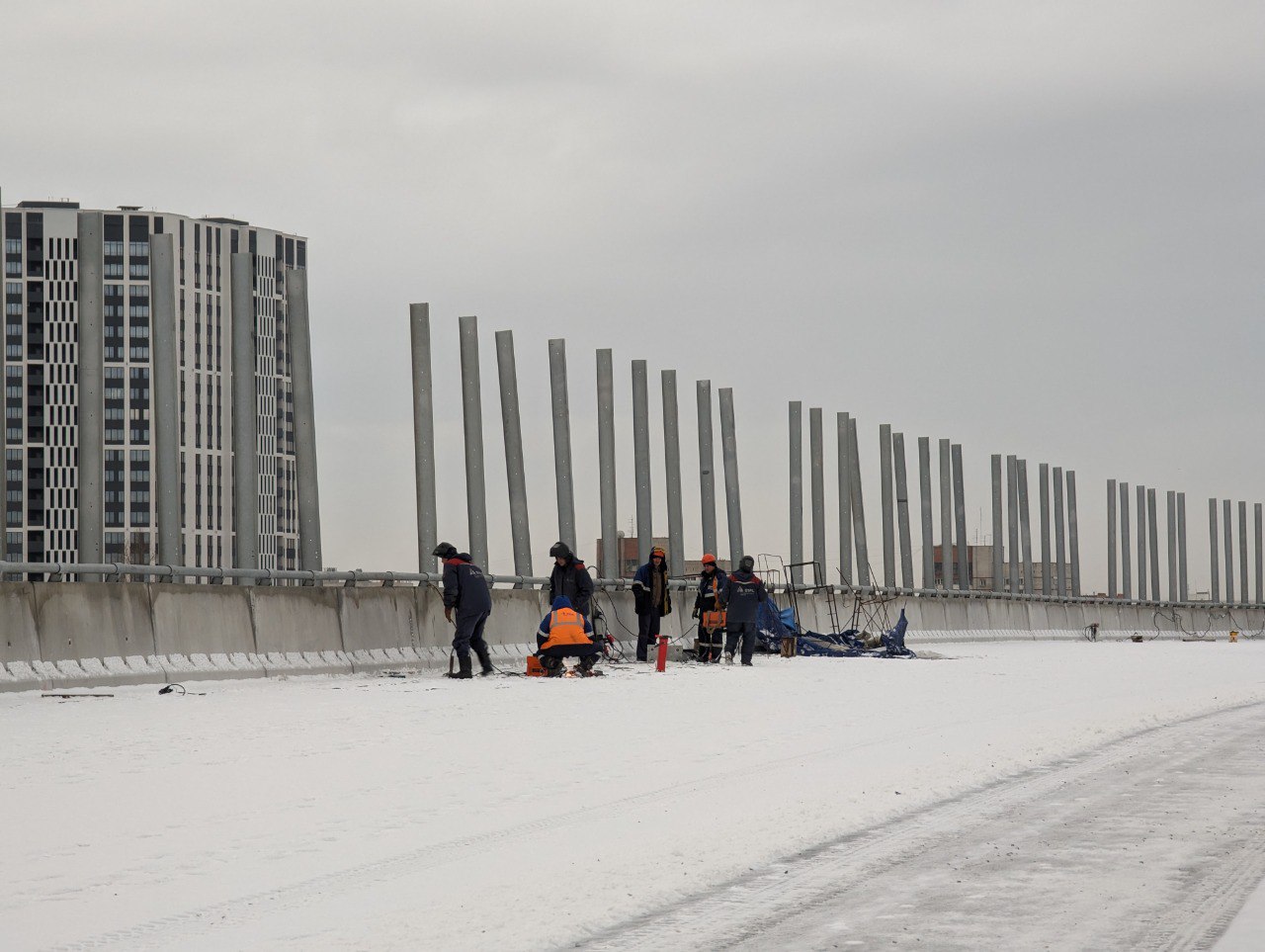 Минтранс совместно с ГКУ НСО «Мост» проверили численность работников, задействованных на стройке моста через реку Обь.Ранее в...