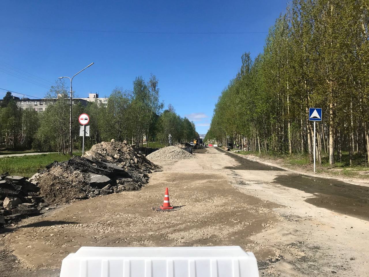 План «На Севере – жить»В Мончегорске началась дорожная кампания. На проспекте Металлургов (участок ремонта от площади Революц...