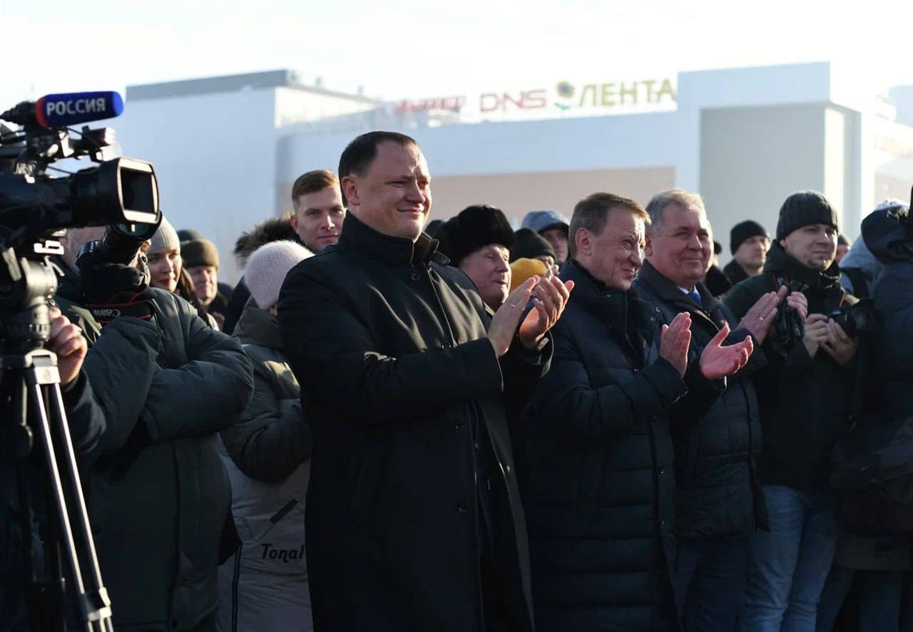 Важное событие для всех без преувеличения жителей Барнаула и гостей нашей краевой столицы — путепровод на проспекте Ленина, р...