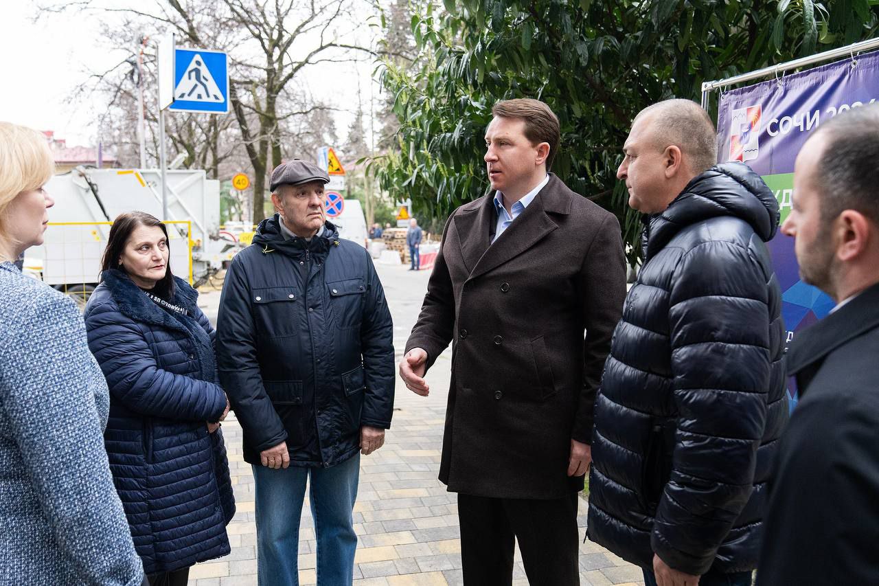 Ремонт улицы Роз и Воровского по нацпроекту «Безопасные качественные дороги». В нормативное состояние будет приведено около д...