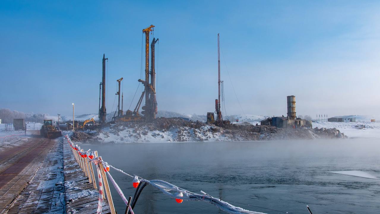 Продолжаем строительство М-12 «Восток». Уже летом планируем положить асфальт 140 км первого этапа дороги Дюртюли — Ачит в Баш...