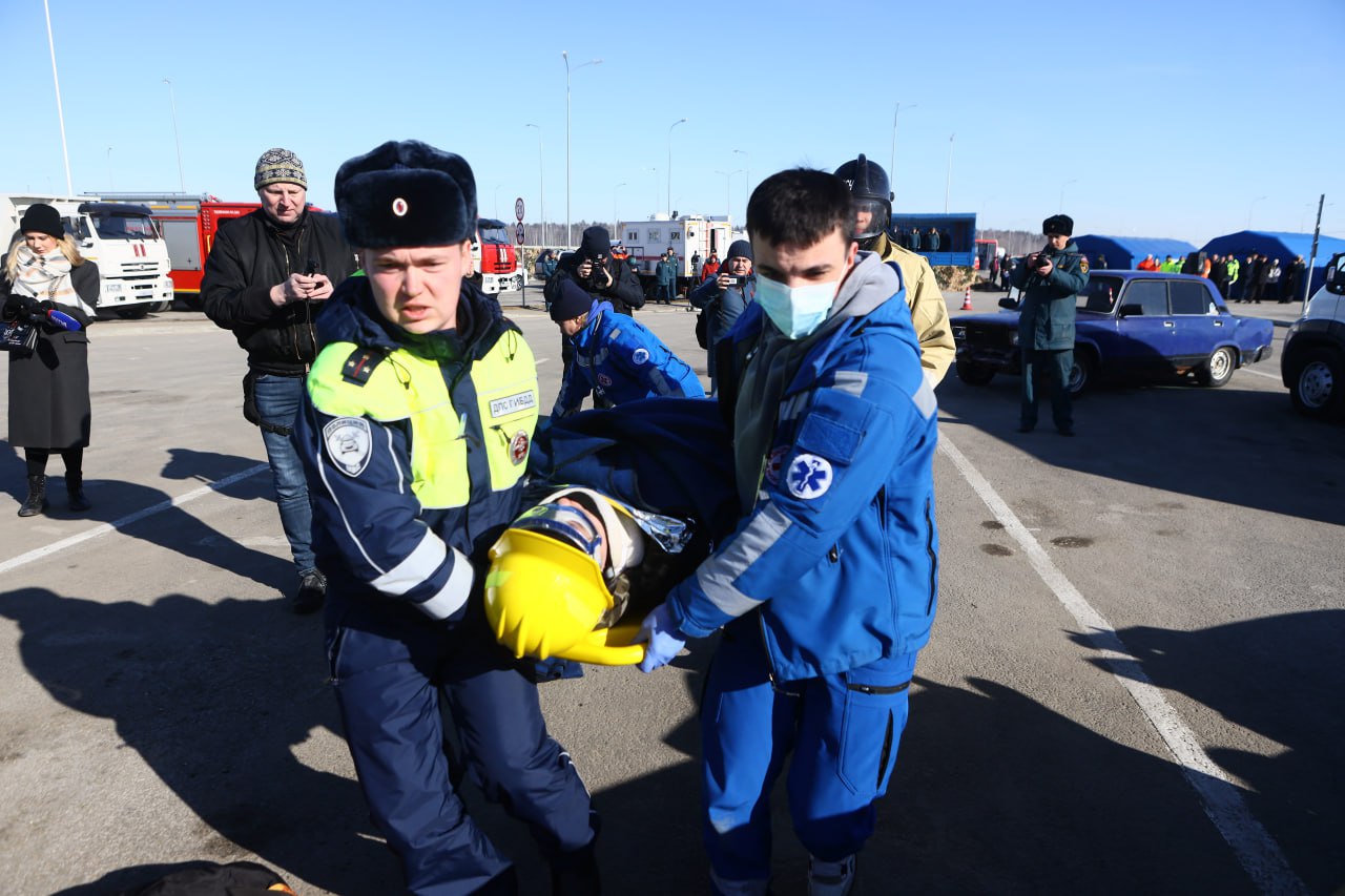 В новых регионах колоссальными темпами восстанавливаем инфраструктуру. Например, в ДНР отремонтировали ещё два моста64-метров...