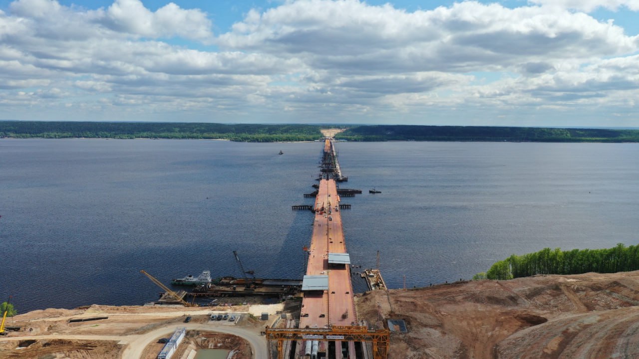 По мосту через Волгу на М-12 можно будет пройти с одного берега на другой в конце летаНа самом протяженном мосту федеральной...