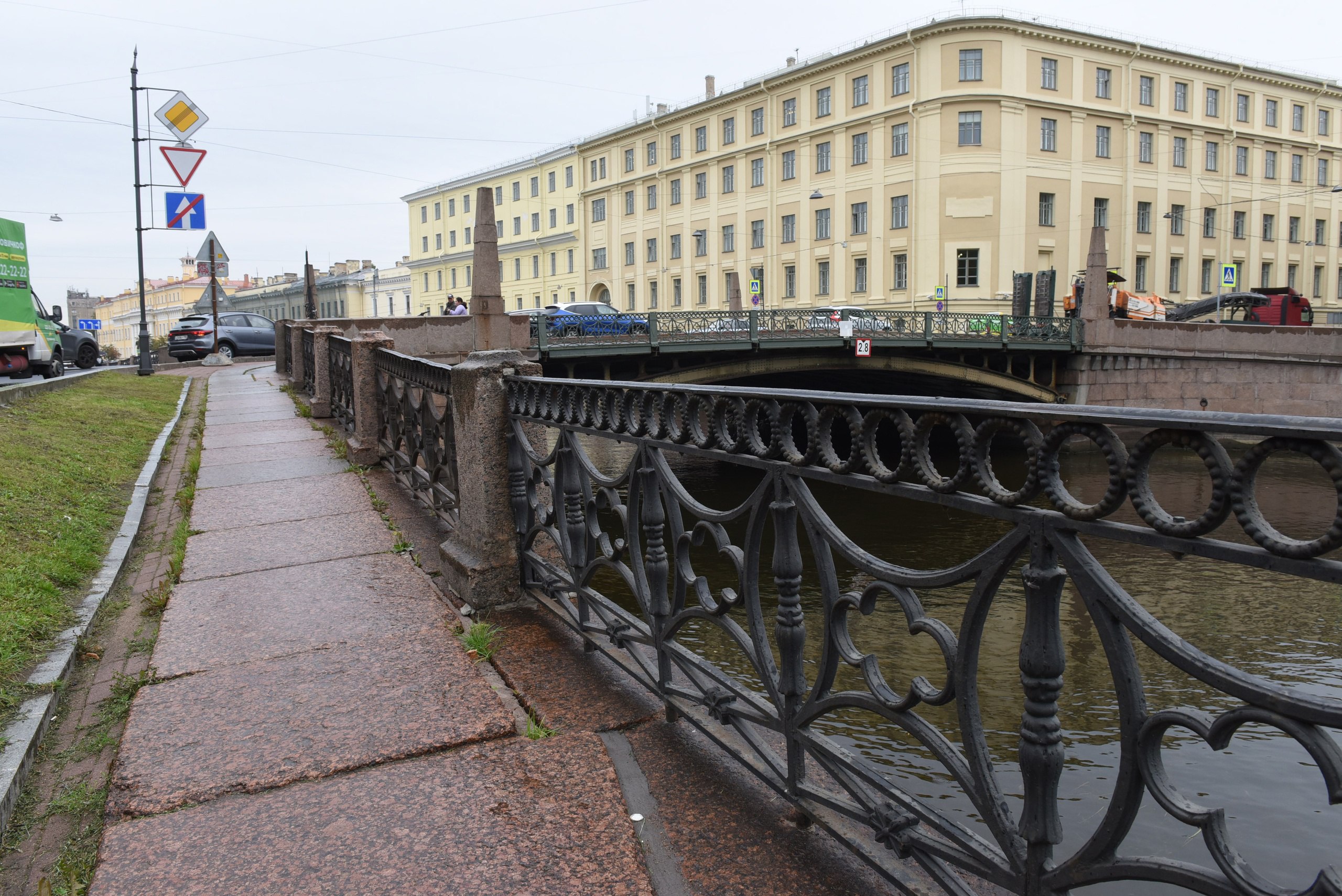 На правом берегу набережной реки Мойки от Поцелуева до Краснофлотского моста завершился капитальный ремонт на участке длиной...