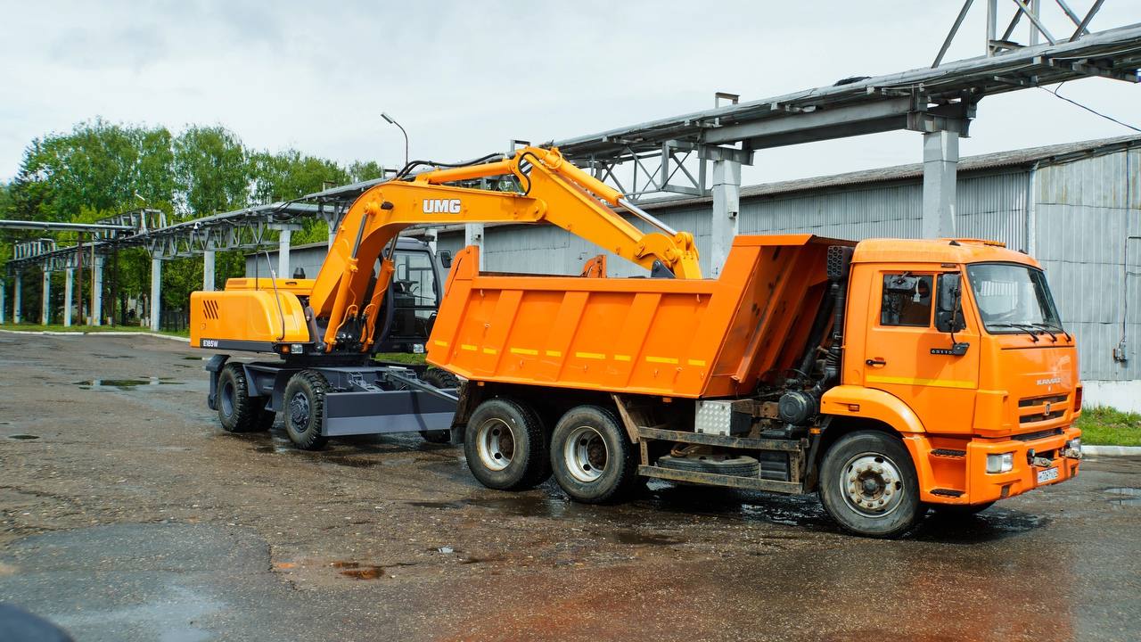 Колёсный экскаватор UMG E185W идеально впишется в автопарк городского коммунального хозяйства. Сфера применения - это прежде...