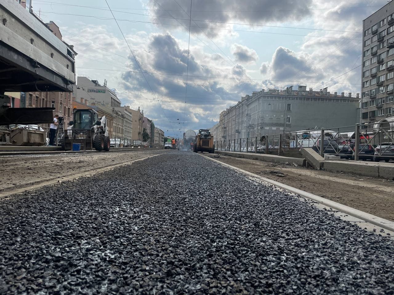 На Лиговском проспекте дорожники приступили к укладке литого асфальтобетонаЛиговский проспект – это одна из ключевых магистра...