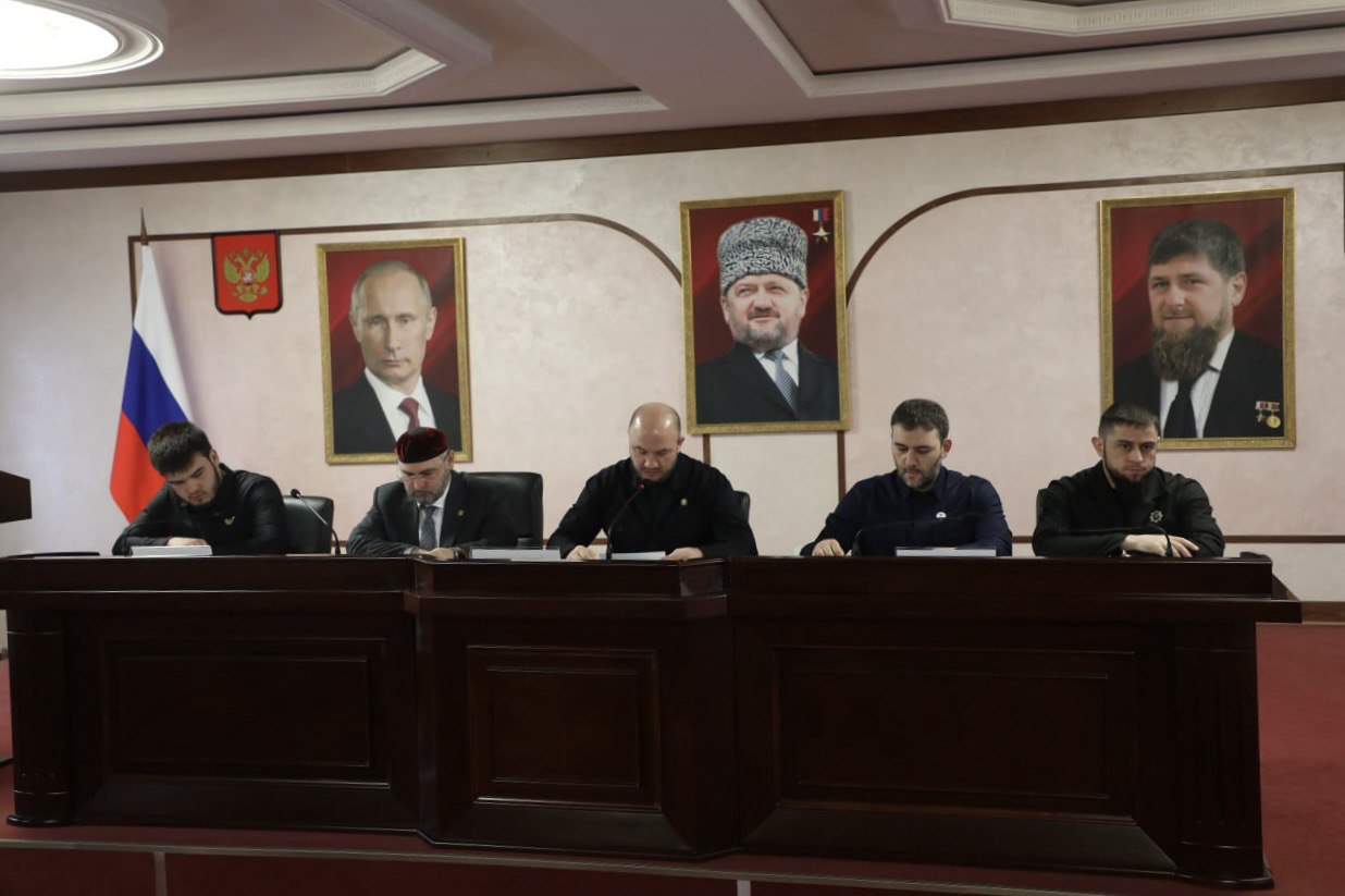 В Грозном начаты работы на 5 объектах нацпроекта «Безопасные качественные дороги»Это улицы:• Кубанская• Волжская• Брянская• Б...