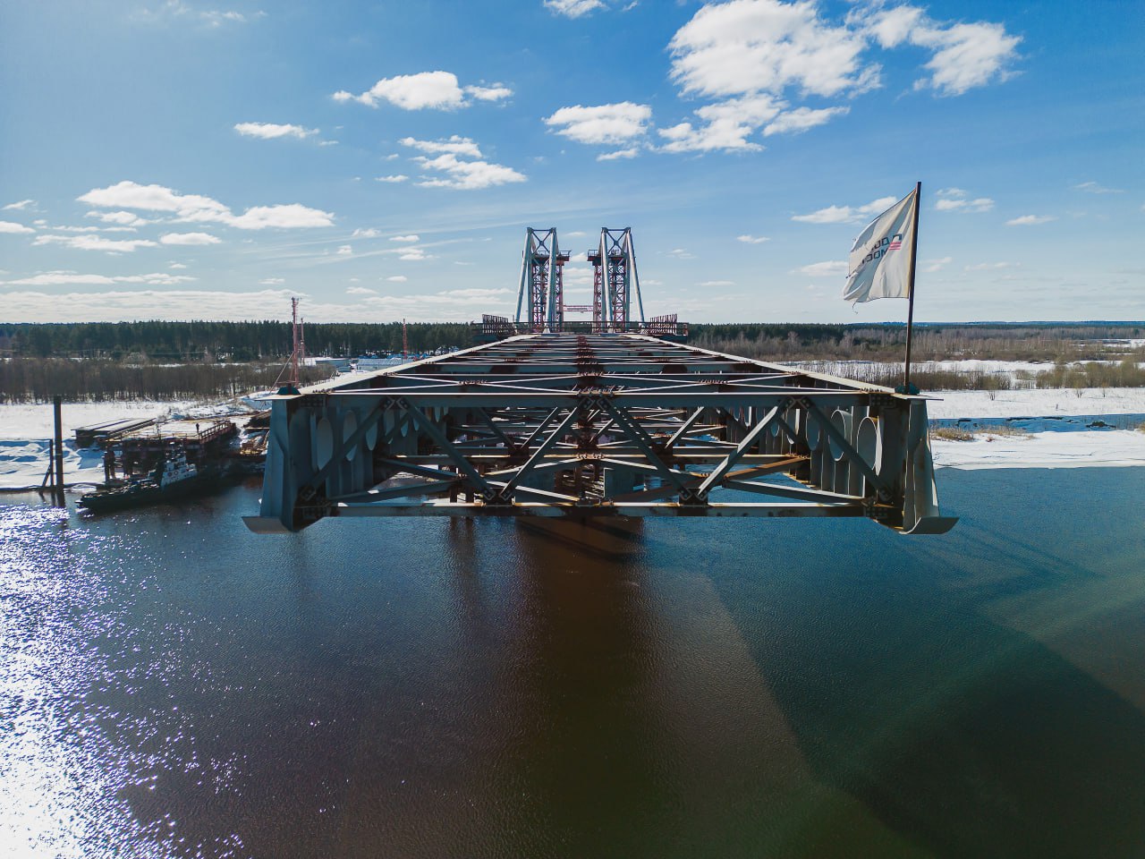 Ход строительства моста через Волгу на обходе Твери в фотографиях.Напомним, что строители уже завершили надвижку пролетного с...