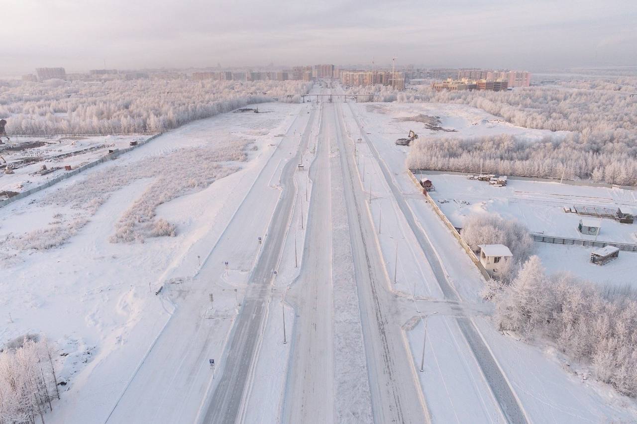 В Архангельске открыли движение по новому участку Московского проспектаКрупнейшую магистраль города продлили на 1,8 км, постр...