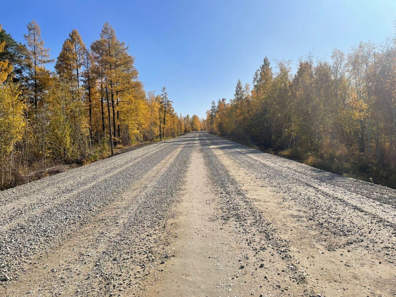 Дорожники намерены сдать участок автодороги в Намском районе досрочноПо нацпроекту «Безопасные качественные дороги» завершает...