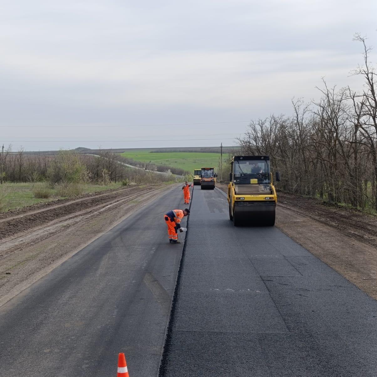 В Тацинском районе выполняется ремонт участка автодороги регионального значения «г. Ростов-на-Дону – г. Семикаракорск – г. Во...