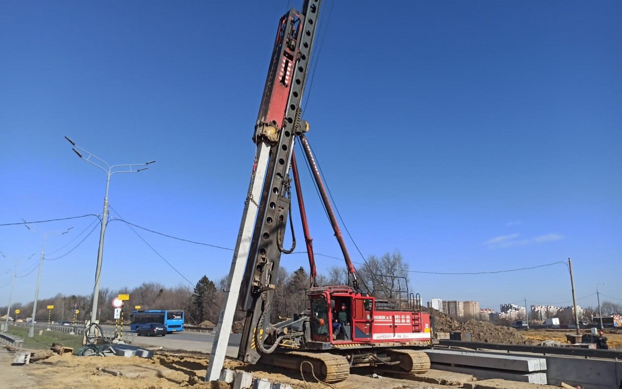 РЕКОНСТРУКЦИЯ КАШИРСКОГО ШОССЕ В ПОДМОСКОВЬЕ (УЧАСТОК 0 - 4,4 км)ГК «Стротрансгаз» приступила к устройству стоек опор путепро...