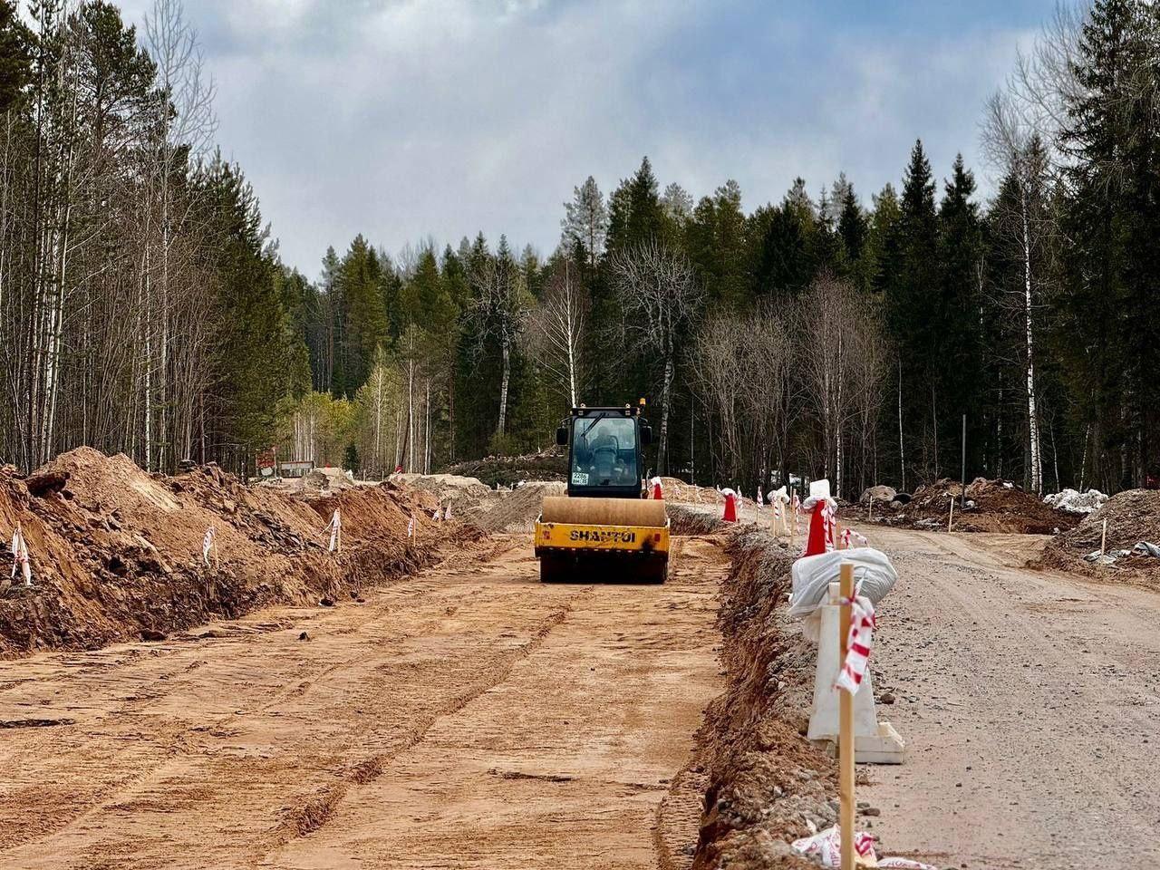 В Холмогорском округе продолжается капремонт дороги Архангельск – Белогорский – Пинега – Кимжа – Мезень Сейчас на объекте иде...