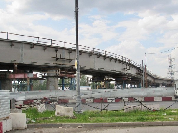 НОВАЯ МОСКВА.ВОЗВЕДЕНИЕ ЭСТАКАДЫ НАД КАЛУЖСКИМ ШОССЕ К СТРОЯЩЕЙСЯ СТАНЦИИ МЕТРО "КОРНИЛОВСКАЯ"Фото от читателя проекта РМТМ: