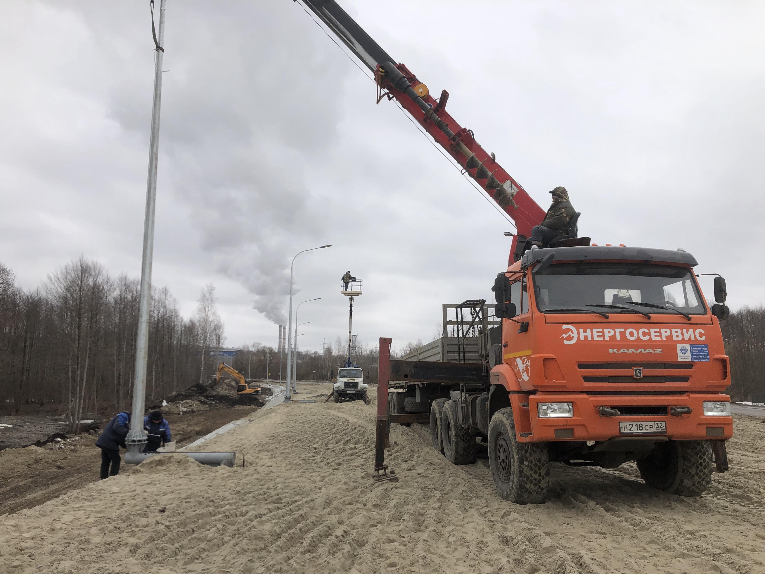 По национальному проекту «Безопасные качественные дороги» на автодороге Подъезд к городу Фокино Брянской области продолжается...