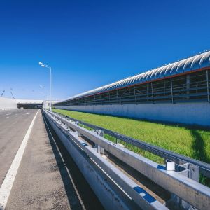 Вся трасса Солнцево – Бутово – Варшавское шоссе «поедет» в 2026 году Общая готовность трассы составляет 67%. Проект поделен...