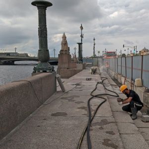 Ремонт Университетской набережной находится на пике своей интенсивности. Восстанавливается участок от Кадетской линии до 4 ли...