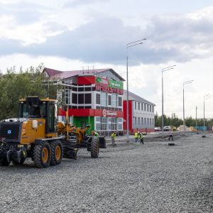 В Тарко-Сале капитально отремонтируют ул. Промышленная   Приведут в норму чуть более 1 211 метров дороги. Старое полотно демо...