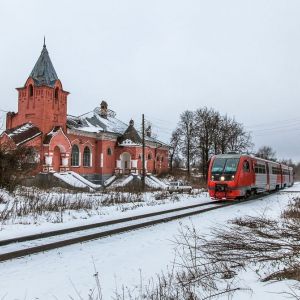 Путешествуя по скоростной трассе М-4 «Дон» в сторону Тульской области, непременно заезжайте в Алексин. Этот город, расстроивш...