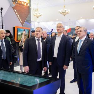 С сегодняшнего дня на ВДНХ в павильоне №15 начала работу экспозиция Министерства транспорта РФ «Россия в движении».   Гости с...