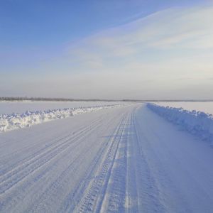 Открылись несколько участков региональных дорог. В Момском районе участок автомобильной дороги «Индигир» от села Чумпу-Кытыл...