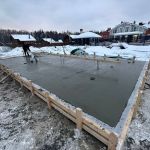 Можно ли зимой заливать фундамент для дома  Несмотря на трудности, в зимнее время тоже можно бетонировать. Для этого использу...