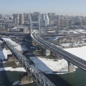 Работы по строительству моста в Новосибирске ведутся в круглосуточном режиме 
