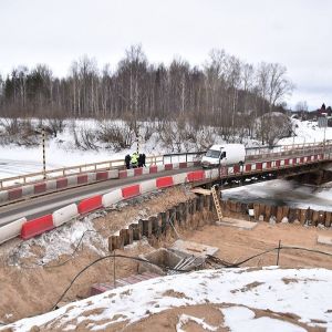 В апреле планируется открытие временной проезжей части Кувшиновского моста для пешеходов и транспорта  Работы проводятся в ра...