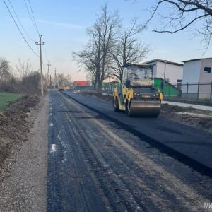 Ямал продолжает восстановление дорог в Волновахе...
