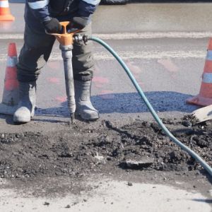 Ремонт аварийных дорожных участков начался в Петропавловске-Камчатском  В краевой столице приступили к ремонту участков дорог...