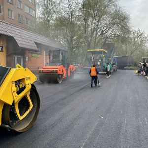 В поселке Красково городского округа Люберцы завершили укладку нового покрытия на улице Школьная. В ходе ремонта заменили пок...