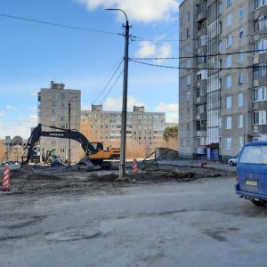 План «На Севере – жить»  В Оленегорске началась дорожная кампания.   Участок ремонта - проезд от улицы Южная, д.3, корпус 4 д...