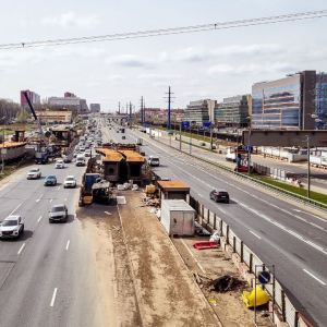 КАЛУЖСКОЕ ШОССЕ В НОВОЙ МОСКВЕ. ЛЕВОПОВОРОТНАЯ ЭСТАКАДА К СТРОЯЩЕЙСЯ СТАНЦИИ МЕТРО "КОРНИЛОВСКАЯ" Продолжается строительство...