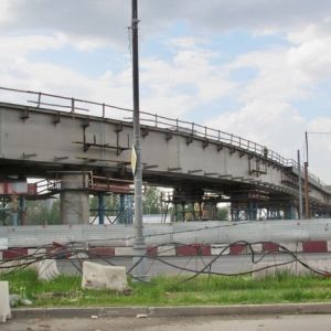 НОВАЯ МОСКВА.ВОЗВЕДЕНИЕ ЭСТАКАДЫ НАД КАЛУЖСКИМ ШОССЕ К СТРОЯЩЕЙСЯ СТАНЦИИ МЕТРО "КОРНИЛОВСКАЯ" Фото от читателя проекта РМТМ:...