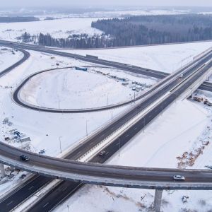 С М-11 «Нева» открыт новый съезд на ЦКАД.  На 49 км трассы М-11 «Нева», при движении со стороны Санкт-Петербурга, теперь можн...