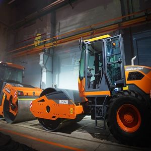 «Амкодор» представил новые модели дорожных катков Белорусский холдинг «Амкодор» представил два новых дорожных катка. Первая...