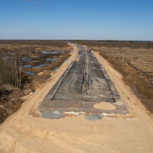 Более 850 тысяч тонн асфальтобетона предстоит уложить дорожникам в этом году на строительстве обхода Твери. Подрядчики полн...