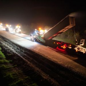 К середине лета восстановят порядка 50 км дорог к пунктам пропуска с Ростовской областью Госкомпания «Автодор» круглосуточно...