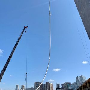 Первая ванта! Группа «ВИС» приступила к монтажу вантовой системы моста через реку Обь в Новосибирске. Сегодня смонтирована п...