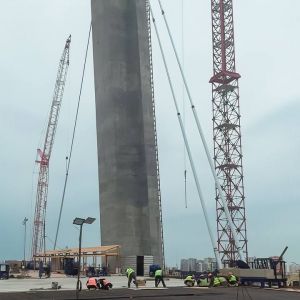 Монтаж вантовой системы моста через Обь в Новосибирске не останавливается и в выходные. В минувшие субботу-воскресенье мостос...