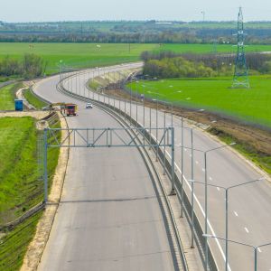 От Санкт-Петербурга до Севастополя можно будет доехать по дороге без светофоров Глава Госкомпании «Автодор» Вячеслав Петушен...