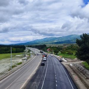 Пропускная способность М-4 в Геленджике стала выше еще до пика курортного сезона Уже сейчас поездки по М-4 «Дон» на территор...