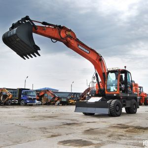 Рынок спецтехники 2023 года упал, за исключением трубоукладчиков и колёсных экскаваторов Сегмент дорожно-строительной техник...