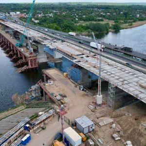Реконструкция моста через реку Северский Донец идет с опережением графика В Ростовской области на 930 км М-4 «Дон» мостовики...