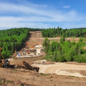 Автодорога Дюртюли — Ачит будет сдана в 2024 году День и ночь специалисты ведут работы на 275 км скоростной федеральной доро...