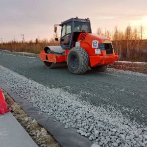 На участке Пуровск-Коротчаево дорожники готовят основание для укладки асфальта   Участок ремонтируют в рамках нацпроекта «Без...