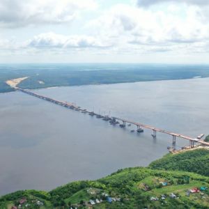 На мосту через Волгу на М-12 завершено возведение опор На правом берегу реки Волги на подъезде к самому протяженному мосту н...